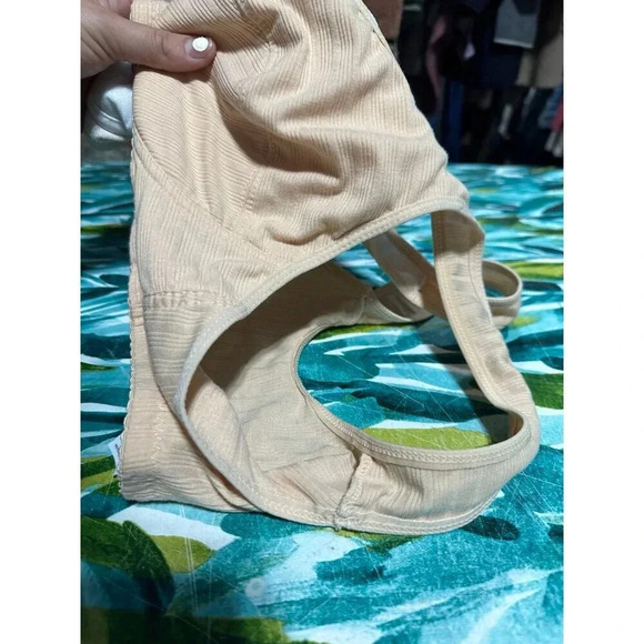 Women’s size 2x-large beige bra - Picture 7 of 7